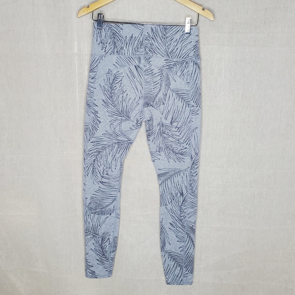 ♡ Athleta Be Present Tight Leggings Heather Gray with Palm Print Size Small